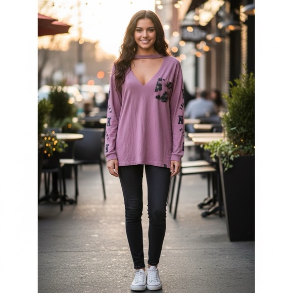 VS PINK Women’s Medium Dark Pink V-Neck Long Sleeve Shirt - Picture 2 of 10